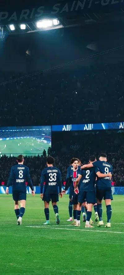 德甲赛前走向成谜，巴塞罗那刷新队史纪录，底气十足，阵容厚度经受考验