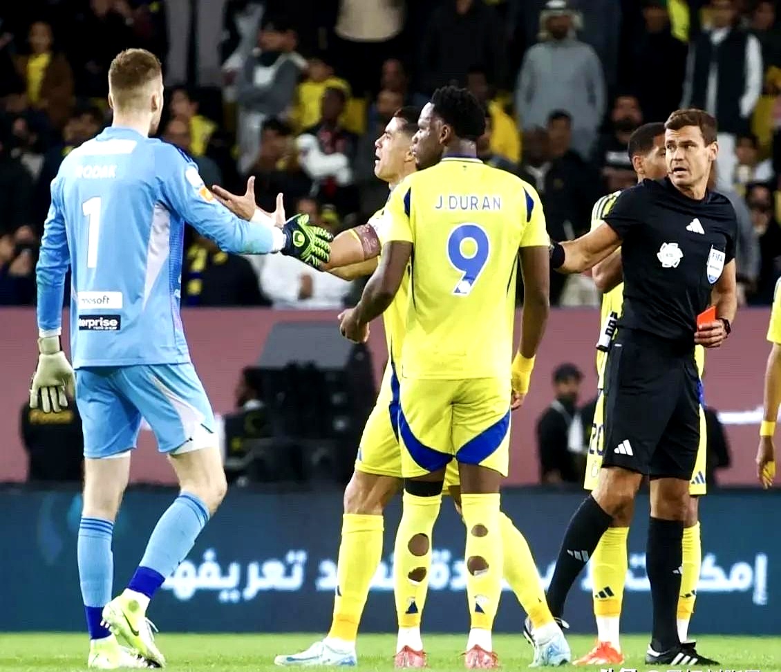 开云-关键时刻亚冠焦点战，瓦伦西亚手感冰凉，底气十足，年轻球员得到机会(瓦伦西亚在哪个国家)