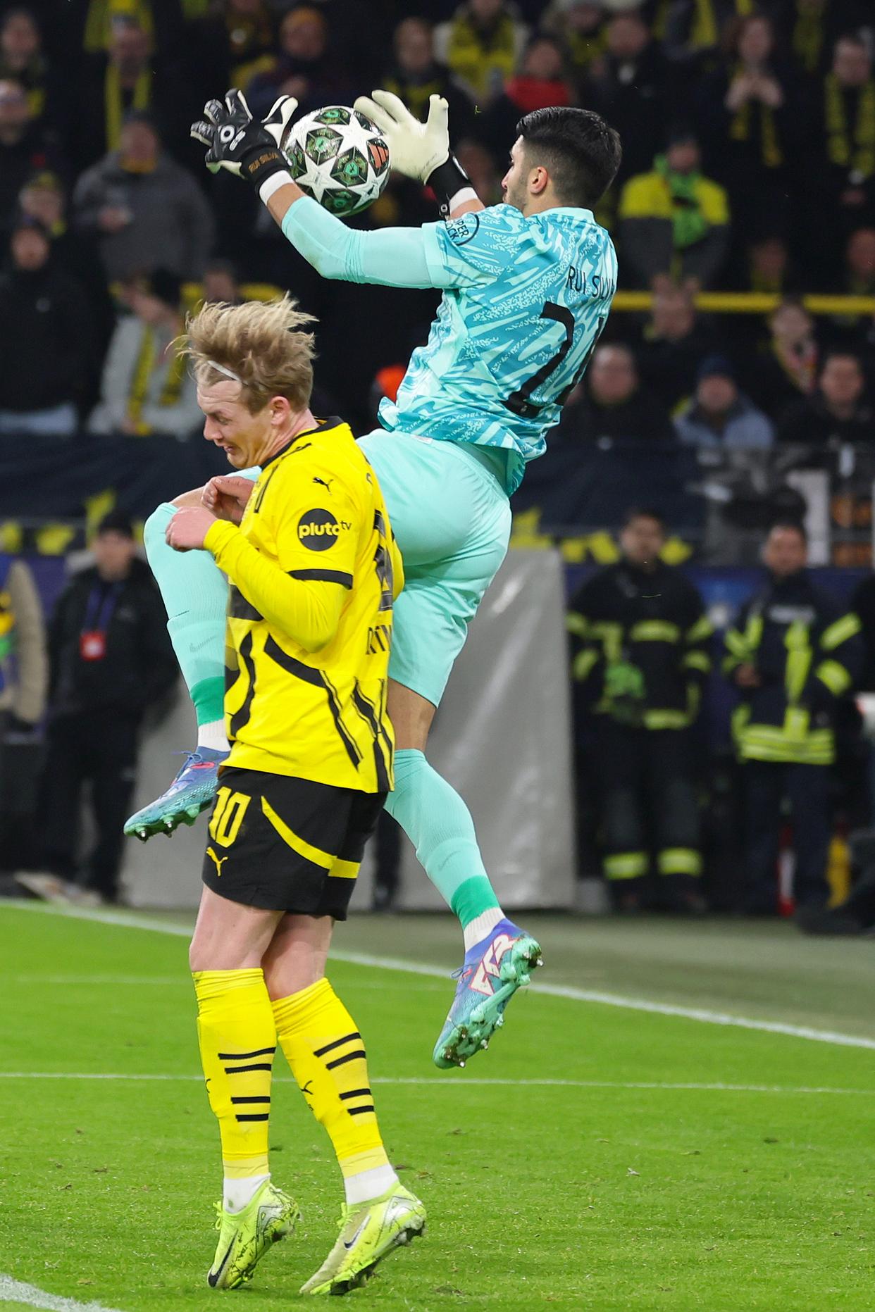 风云突变!葡萄牙体育今晨绝杀压哨,德国杯版图或变,引发热议,细节决定成败(欧冠葡萄牙最新消息今天) 风云突变!葡萄牙体育今晨绝杀压哨,德国杯版图或变,引发热议,细节决定成败(欧冠葡萄牙最新消息今天)