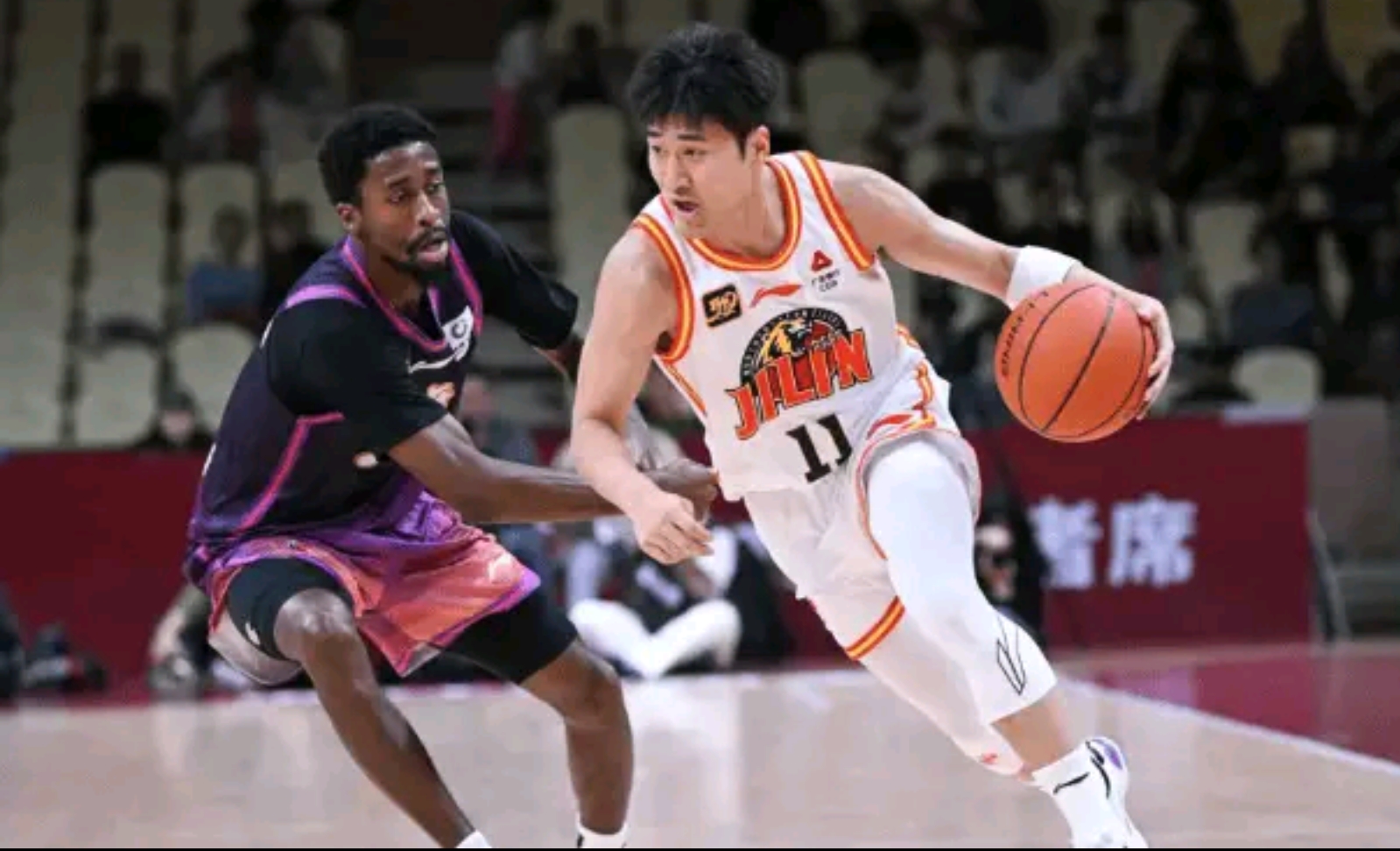 转会期NBA常规赛焦点战；浙江队完成体检；引发热议；更衣室氛围转暖(nba转会期截止时间)