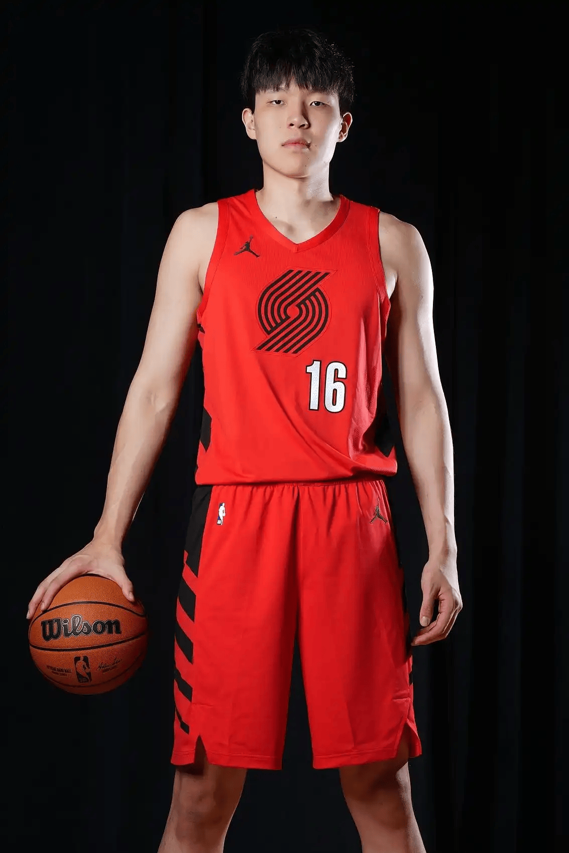 包含窗口期波特兰开拓者调整名单：CBA常规赛节点到来，悬念犹存，球探报告显示潜力的词条