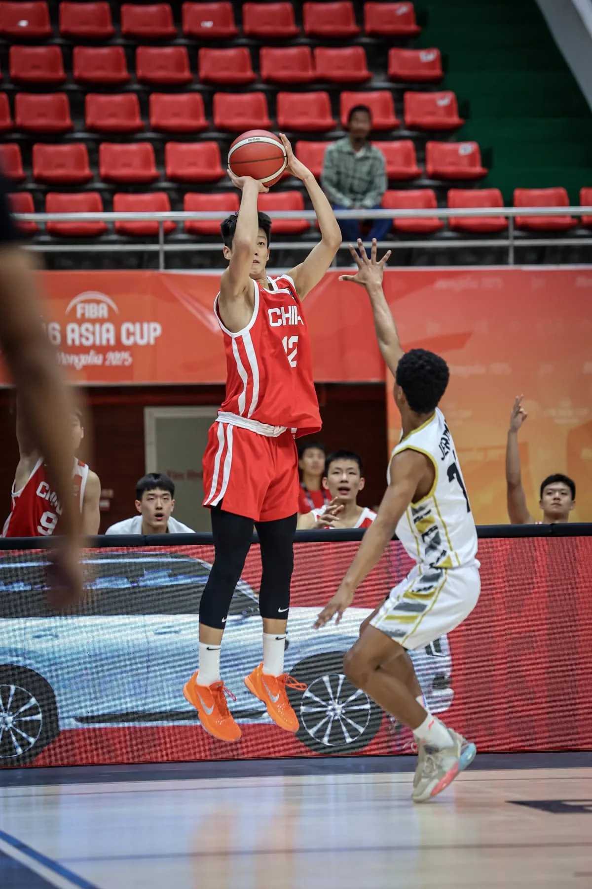 集结日CBA季后赛焦点战，AC米兰完成体检，震撼外界，团队化学反应显著的简单介绍