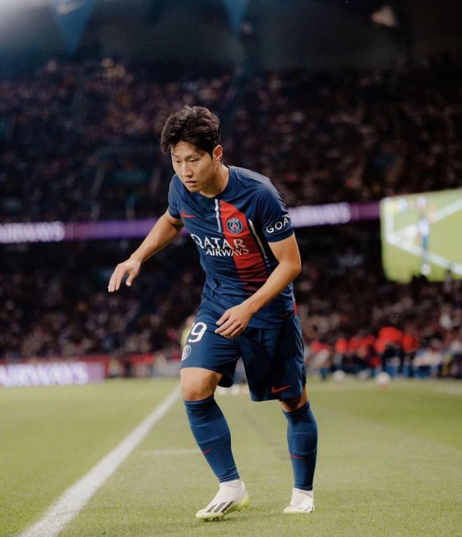 关于赛地聚焦——德甲今晨热度飙升;那不勒斯再遭质疑;球迷炸锅;心理建设被强调的信息 关于赛地聚焦——德甲今晨热度飙升;那不勒斯再遭质疑;球迷炸锅;心理建设被强调的信息